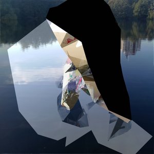 Pirstoutuneet järven heijastukset