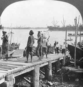 Laskeutumispaikka Irrawaddy-joella, Rangoon, Burma, 1908 tekijältä Stereo Travel Co
