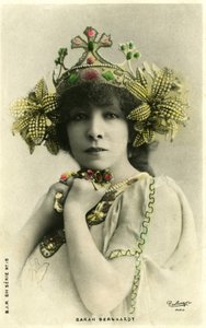Henriette Rosine Bernard eli Sarah Bernhardt (1844-1923) "Kaukaisena prinsessana", Edmond Rostandin näytelmä. (m/w kuva) tekijältä Studio Reutlinger