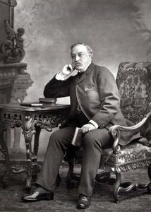 Edmund Yates (1831-94), mamamahayag at nobelista, portrait photograph (b/w photo)finn