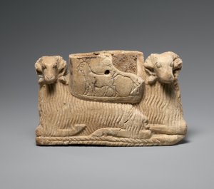 Alus tuettu kahdella pässillä, c. 2600–2500 eKr. (kipsialabasteri) tekijältä Sumerian Sumerian