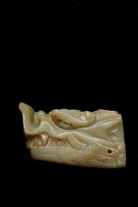 Junkunc Jade Dragon Head tekijältä Tang Dynasty Chinese School