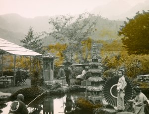 Kalastuspäivä Dainichin puutarhassa - Do Nikkossa noin 1900 - 1915 (valokuva) tekijältä Teijiro Takagi