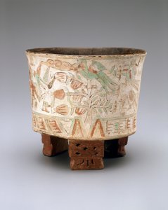 Kolmijalkamaljakko, jossa on kaksi puhalluspistoolia ja Quetzal-lintuja kaakaopuissa, Late Xolalpan, 550-650 (keramiikka maalatulla stukkolla) tekijältä Teotihuacan Teotihuacan