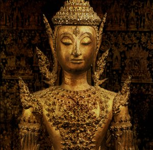 Buddha seisomassa Abhaya Mudrassa, Rattanakosin-tyyli, 500-luvun puoliväli (pronssi)