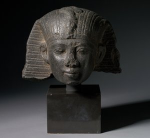 Kuninkaan pää, 21. tai 22. dynastia, n. 1069-715 eaa. tekijältä Third Intermediate Period Egyptian