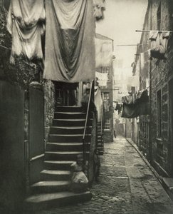 Sulje nro. 193, 17-27 High Street, Glasgow, elokuvasta "Old Closes and Streets", 1868