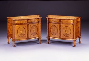 Yrjö III:n lipasto (harewood & kingwood) tekijältä Thomas Chippendale