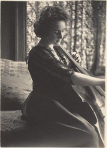 [Selloa soittava nainen] tekijältä Thomas Eakins