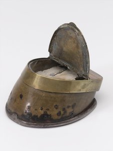 Kapteeni William Tyrwhitt Drake, Royal Horse Guards, n. 1829 kuuluva hevosen kavion mustesyvennys (mustesäiliö, hevosen kavio)