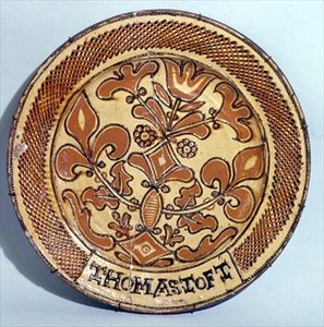 Staffordshiren ruokalaji, n. 1680 (slipware) tekijältä Thomas Toft