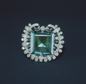 Hooker Emerald, 1950 (smaragdi ja timantit asetettu platinaan) tekijältä Tiffany und Company
