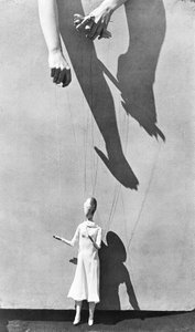 Nukkenäyttelijän kädet, 1929 tekijältä Tina Modotti