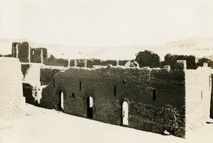 Majoituspaikka Pyhän Simeonin luostarin alemmassa terassissa, Assuan, Egypti, valokuvaaja Ugo Monneret de Villard. tekijältä Ugo Monneret de Villard