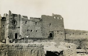 Pyhän Simeonin luostari restauroinnin jälkeen, Assuan, Egypti, valokuvaaja Ugo Monneret de Villard. tekijältä Ugo Monneret de Villard