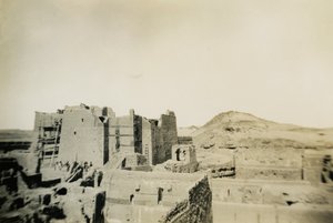 Pyhän Simeonin luostari restauroinnin aikana, Assuan, Egypti, valokuvaaja Ugo Monneret de Villard.
