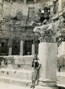 Nymfaeum, kreikkalais-roomalainen Gerasan kaupunki (nykyinen Jerash), Ugo Monneret de Villardin valokuva, n. 1930. tekijältä Ugo Monneret de Villard