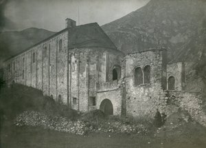Näkymä San Pietro al Monten luostariin, Civate, Lombardia, Italia, valokuvaaja Ugo Monneret de Villard, noin 1910. tekijältä Ugo Monneret de Villard