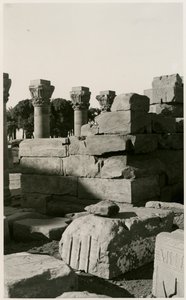 Näkymä roomalaisesta nymphayksiköstä, Dendera, Egypti, valokuvaaja Ugo Monneret de Villard.