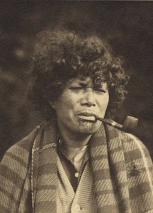 Maori Character Study, n. 1927 (hopeagelatiiniprintti) tekijältä Una Garlick