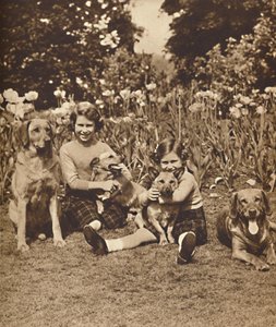 -Ja ystävät, prinsessat Elizabeth ja Mary Royal Lodgessa, Windsor, vuodelta 1936 1937 tekijältä Unbekannt