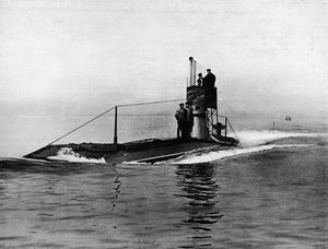 Brittiläinen sukellusvene, joka juoksee veden pinnalla, 1914 tekijältä Unbekannt