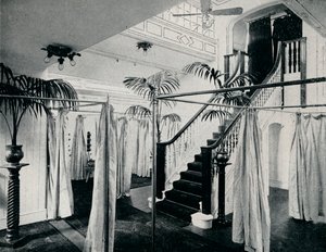 Naisten harjoitussalin kulma, n. 1898 tekijältä Unbekannt