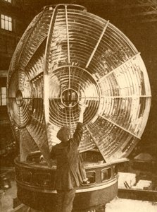 Majakkalyhty ryhmävilkkulinsseillä, c1930. tekijältä Unbekannt