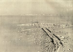 Tyypillinen halkeama tasaisella pinnalla, c1908, 1909. tekijältä Unbekannt