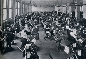 Näkymä maailman suurimmasta sävellyskoneiden akusta, 1916 tekijältä Unbekannt