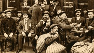 Ryhmä pakolaisia kenttätyöntekijöitä kahvilassa Pariisissa, ensimmäinen maailmansota, 1914-1918, 1933. tekijältä Unbekannt