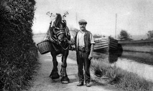 Hevonen vetää kanavaproomua, 1926-1927 tekijältä Unbekannt