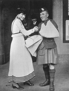 Sodan hyväntekeväisyyslippupäivä, 1915 tekijältä Unbekannt