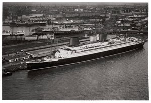 Ilmakuva Bremenin satamasta, Saksasta ja linja-autosta Europa, Zeppelinistä, c1931 1933 tekijältä Unbekannt