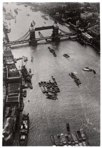 Ilmakuva Tower Bridgestä, Lontoosta, Zeppelinistä, 1931 1933 tekijältä Unbekannt