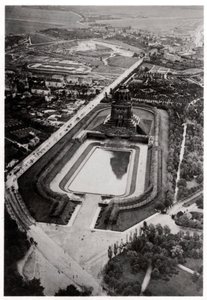 Ilmakuva Volkerschlachtdenkmalista, Leipzig, Saksa, Zeppelinistä, c1931 1933 tekijältä Unbekannt