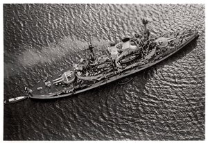 Ilmakuva saksalaisesta taistelulaivasta SMS Schlesien, Zeppelinistä, c1931 1933 tekijältä Unbekannt