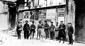 Afrikkalainen chasseur, kaksi turcoa ja kolme brittisotilasta, Soissons, Ranska, Ensimmäinen maailmansota, 1914 tekijältä Unbekannt