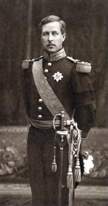 Albert I 1875-1934, belgialaisten kuningas vuodesta 1909, sotilasunivormussa tekijältä Unbekannt