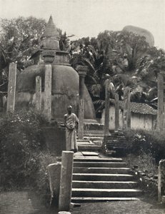 Ambatthala Dagoba Mihintalessa, Mahindan jäänteiden lepopaikka, rakennettu 275 eaa. 1926 tekijältä Unbekannt