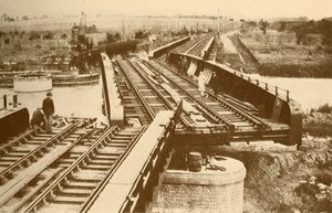 Sähkökäyttöinen kääntösilta Becclesissä, lähellä Yarmouth London ja North Eastern Railway tekijältä Unbekannt
