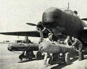 Lentokone, joka pystyi kuljettamaan torpedoja useiden satojen mailien päähän, c1942-1943, 1945. tekijältä Unbekannt