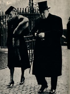 Duke of Connaughtsin hautajaisissa tammikuussa 1942, 1945. tekijältä Unbekannt