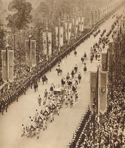 Avenue of Banners, 12. toukokuuta 1937 tekijältä Unbekannt