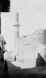 Backstreet ja vanha moskeija, Bagdad, Irak, 1917-1919 tekijältä Unbekannt