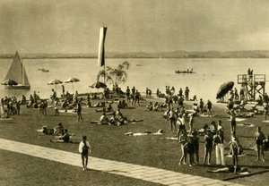 Uimareita Bodenjärven rannalla, Bregenz, Itävalta, 1935. tekijältä Unbekannt