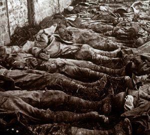 Ruumiit hyökkäyksen jälkeen, c1914-c1918 tekijältä Unbekannt