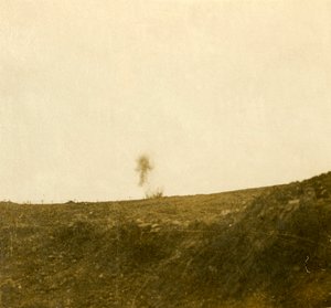 Pommi räjähtää, c1914-c1918 tekijältä Unbekannt