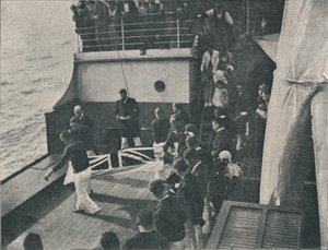 Bringing the Body on Deck, c1900, 1910 tekijältä Unbekannt
