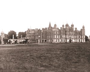 Burghley House, Lincolnshire, 1894. tekijältä Unbekannt
